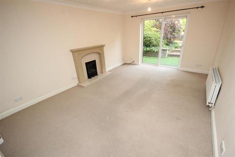 4 bedroom detached house to rent, Bishops Walk, West Midlands B64