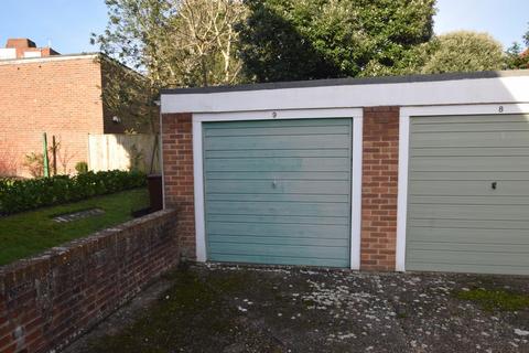 9 Collington Close, Eastbourne, BN20 7EX
