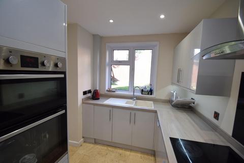 9 Collington Close, Eastbourne, BN20 7EX