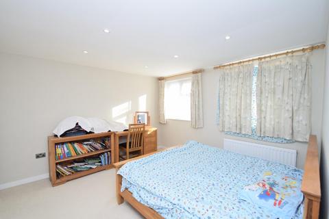 9 Collington Close, Eastbourne, BN20 7EX