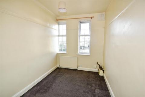 1 bedroom flat to rent, Jubilee Parade, Woodford Green IG8