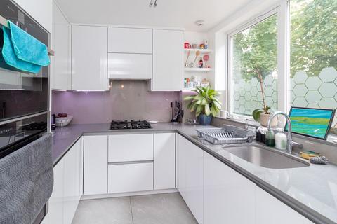 2 bedroom apartment for sale, Leamington House, 23 Stonegrove, HA8