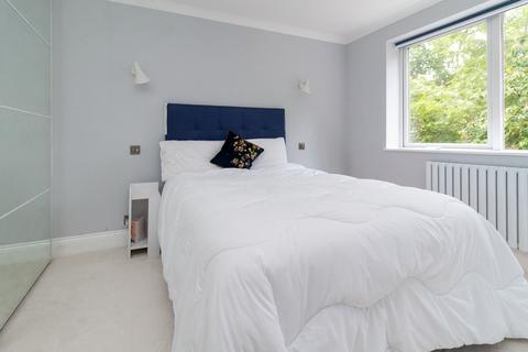 2 bedroom apartment for sale, Leamington House, 23 Stonegrove, HA8