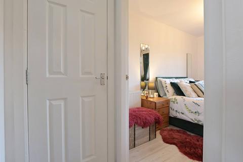 21 Cleikiminfield, Edinburgh, EH15 3RA