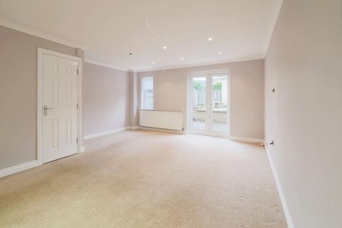 4 bedroom end of terrace house for sale, The Avenue, Gainsborough DN21