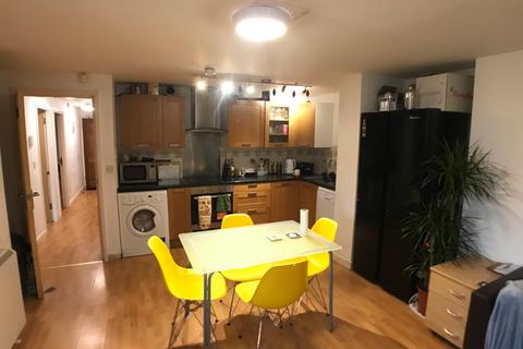 3 bedroom flat to rent, Alan Road, Manchester M20