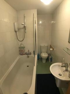 3 bedroom flat to rent, Alan Road, Manchester M20