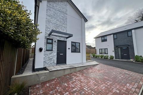 2 bedroom detached house for sale, The Burrows, Oakdale , Poole, BH15