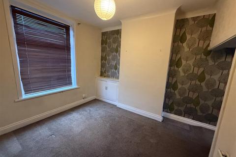 2 bedroom house to rent, Edge End Road, Great Harwood, Blackburn