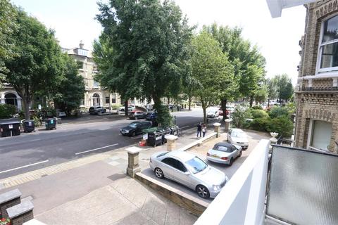 2 bedroom flat to rent, Hereford Court, The Drive, Hove