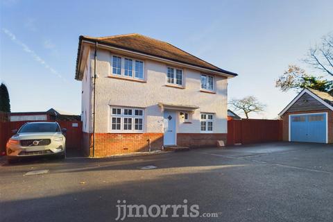 3 bedroom detached house for sale, Parc Llwyn Celyn, St. Clears, Carmarthen