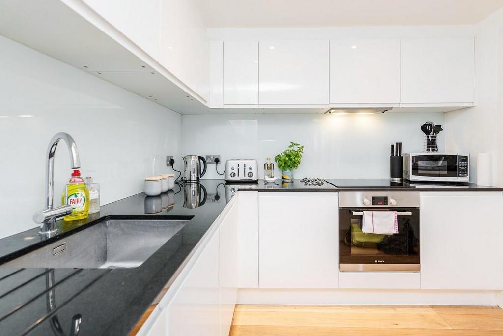 Kitchen (1).jpg