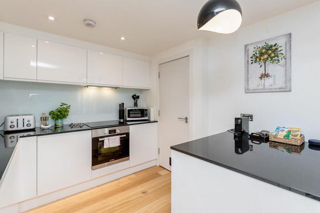 Kitchen (2).jpg