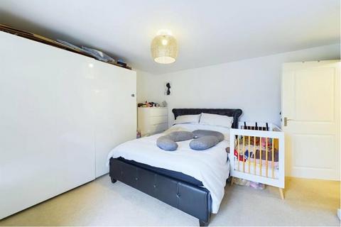 1 bedroom flat for sale, Fawn House, Albacore Way, Hayes