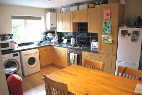 2 bedroom house to rent, Scott Close, Warwickshire B50