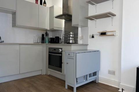 1 bedroom house to rent, Wardlaw Street, ,