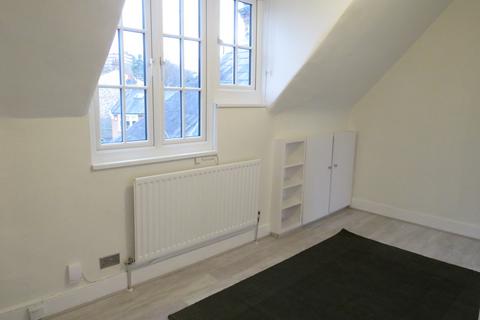 Studio to rent, Tff, Milton Park, Highgate, N6