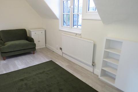 Studio to rent, Tff, Milton Park, Highgate, N6