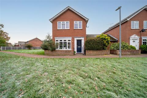 3 bedroom detached house to rent, Becker Road, Colchester, Essex, CO3