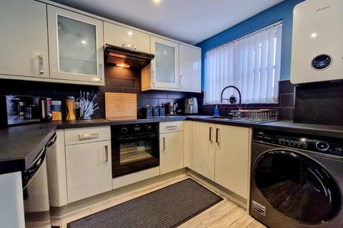 2 bedroom flat for sale, Laxton Grove, Solihull, West Midlands, B91