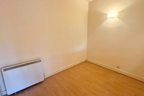 1 bedroom flat to rent, Moorside Court, Newcastle Upon Tyne