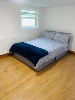 1 bedroom in a house share to rent, The Woodlands, Isleworth TW7