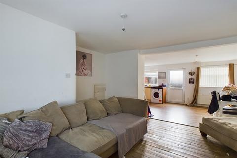 12 Staveley Walk, Ormesby, Middlesbrough, TS7 9JR