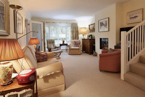 17 Abbey Walk, Great Missenden, HP16 0AY
