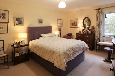 17 Abbey Walk, Great Missenden, HP16 0AY