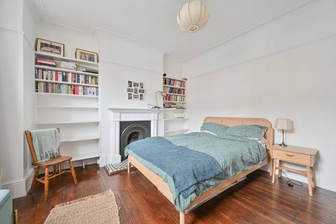 2 bedroom flat for sale, Brading Road, Brixton Hill, London, SW2