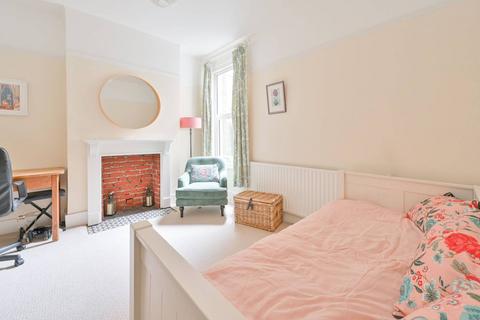 2 bedroom flat for sale, Brading Road, Brixton Hill, London, SW2