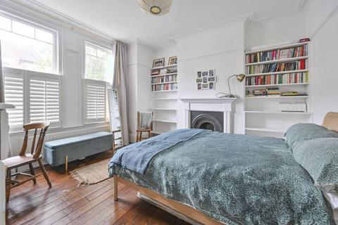 2 bedroom flat for sale, Brading Road, Brixton Hill, London, SW2