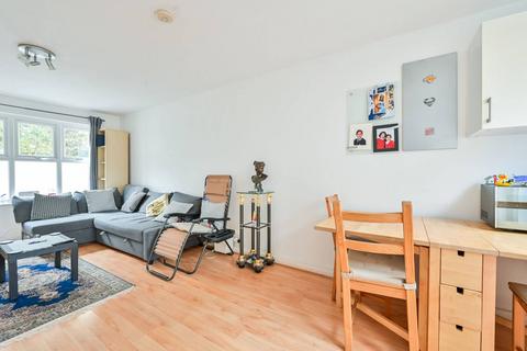 3 bedroom flat to rent, Kinburn Street, Canada Water, London, SE16