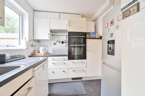 3 bedroom flat to rent, Kinburn Street, Canada Water, London, SE16