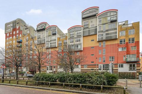 3 bedroom flat for sale, John Harrison Way, Greenwich, London, SE10