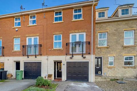 4 bedroom townhouse for sale, Redberry Avenue, Heckmondwike