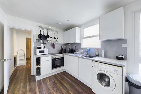 2 bedroom flat to rent, Grand Parade, Brighton