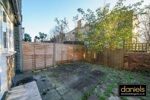 4 bedroom terraced house for sale, Rainham Road, Kensal Green, London, NW10