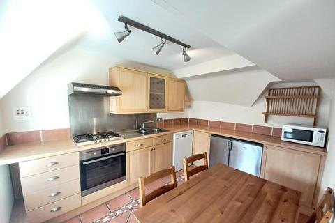 2 bedroom apartment to rent, 33A Walcot Street