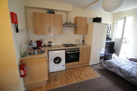 Studio to rent, West Luton Place, Adamsdown, Cardiff