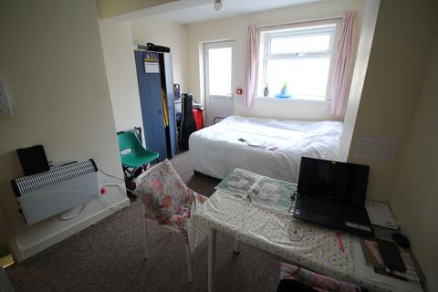 1 bedroom flat to rent, Flat 3, 1 West Luton Place