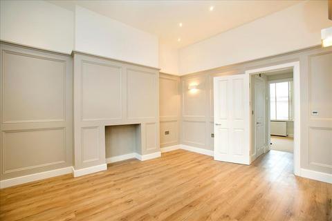 1 bedroom apartment to rent, Chiswick High Road, Chiswick, W4