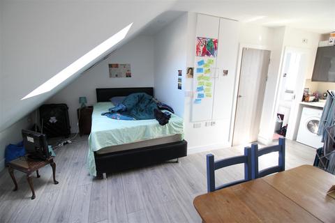 Studio to rent, Studio - Cathays - Inc WIFI