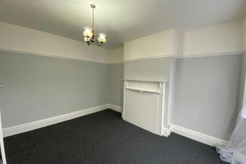 4 bedroom end of terrace house to rent, Sandhurst Drive Ilford IG3 9DD