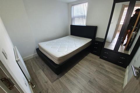 1 bedroom flat to rent, Russell Street, Cathays, Cardiff