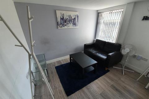 1 bedroom flat to rent, Russell Street, Cathays, Cardiff