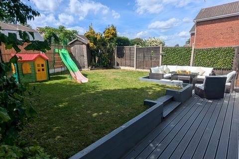 29 Yew Tree Avenue, Lichfield, WS14 9UA