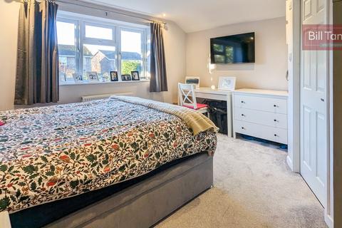 29 Yew Tree Avenue, Lichfield, WS14 9UA