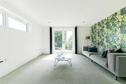 undefined, Woodcote Road, Wallington