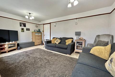 12 Ash Tree Grove, Kippax, Leeds, LS25 7QA